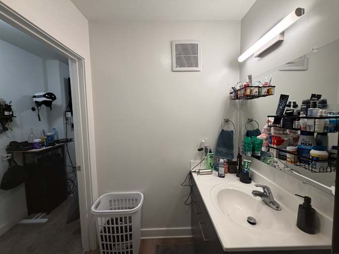 Tae's room