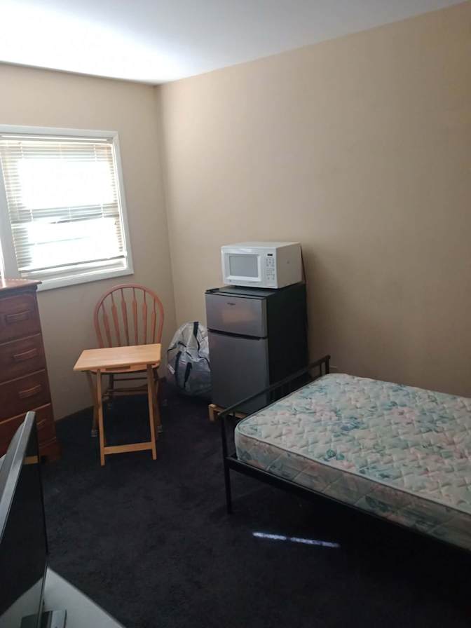 TJ hines's room