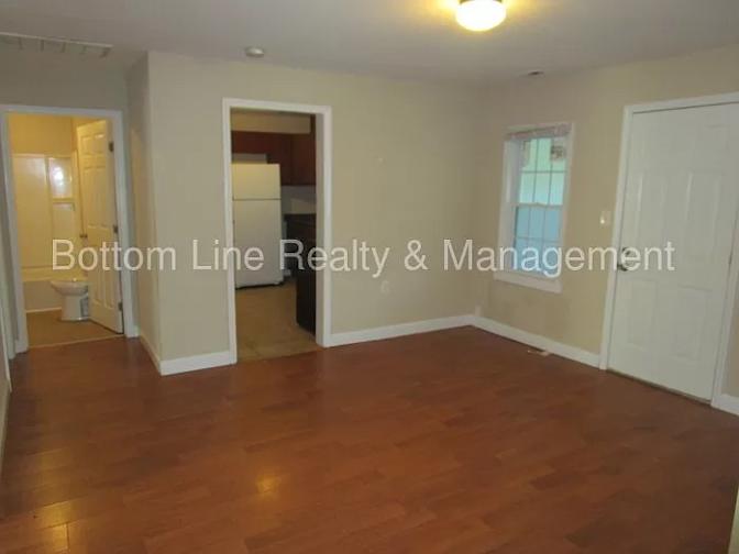 Alcove Rooms's room