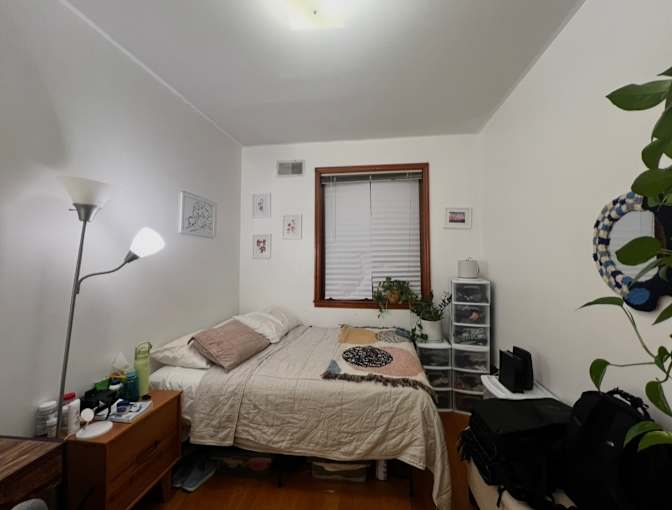 lora Morgenstern's room