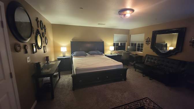 Carlos's room