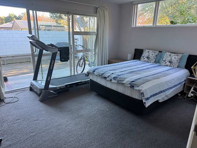 Bob's room