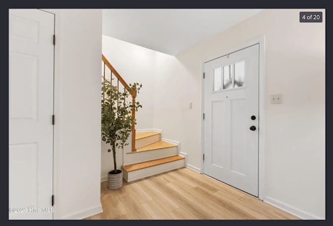 Alcove Rooms's room