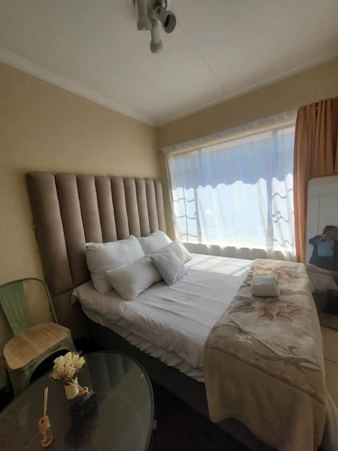 Nikky's room