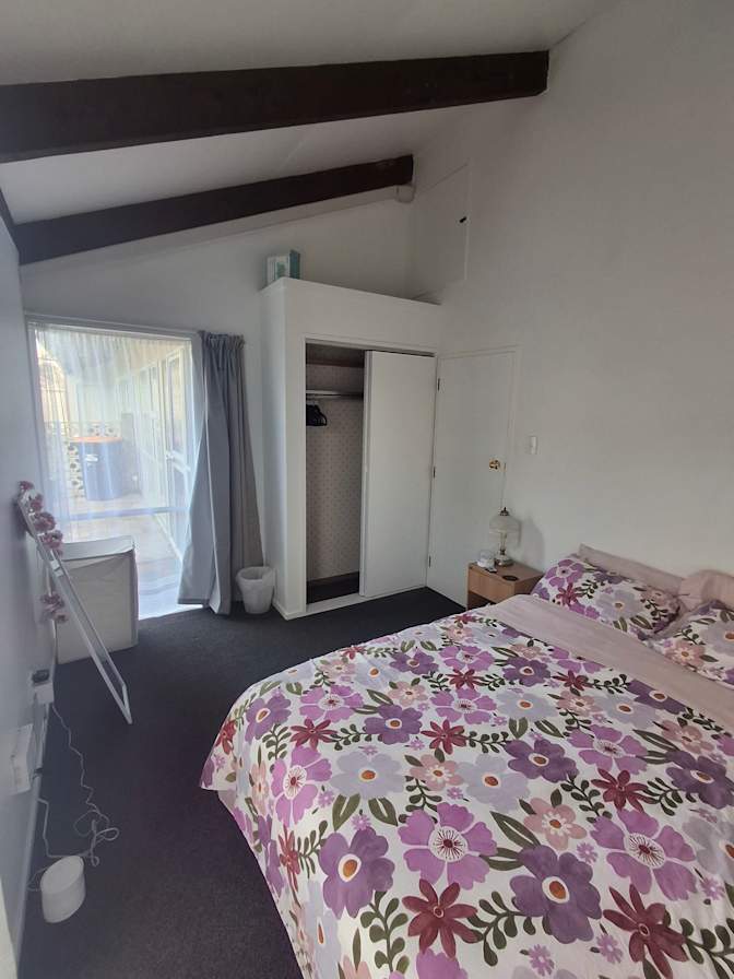 Vivian KM De Almeida's room