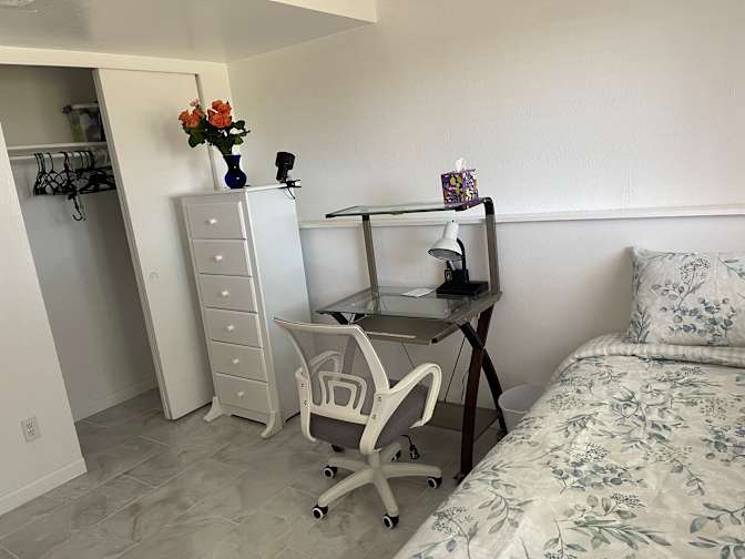 Carmen Hobbs's room