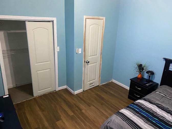 Dee's room