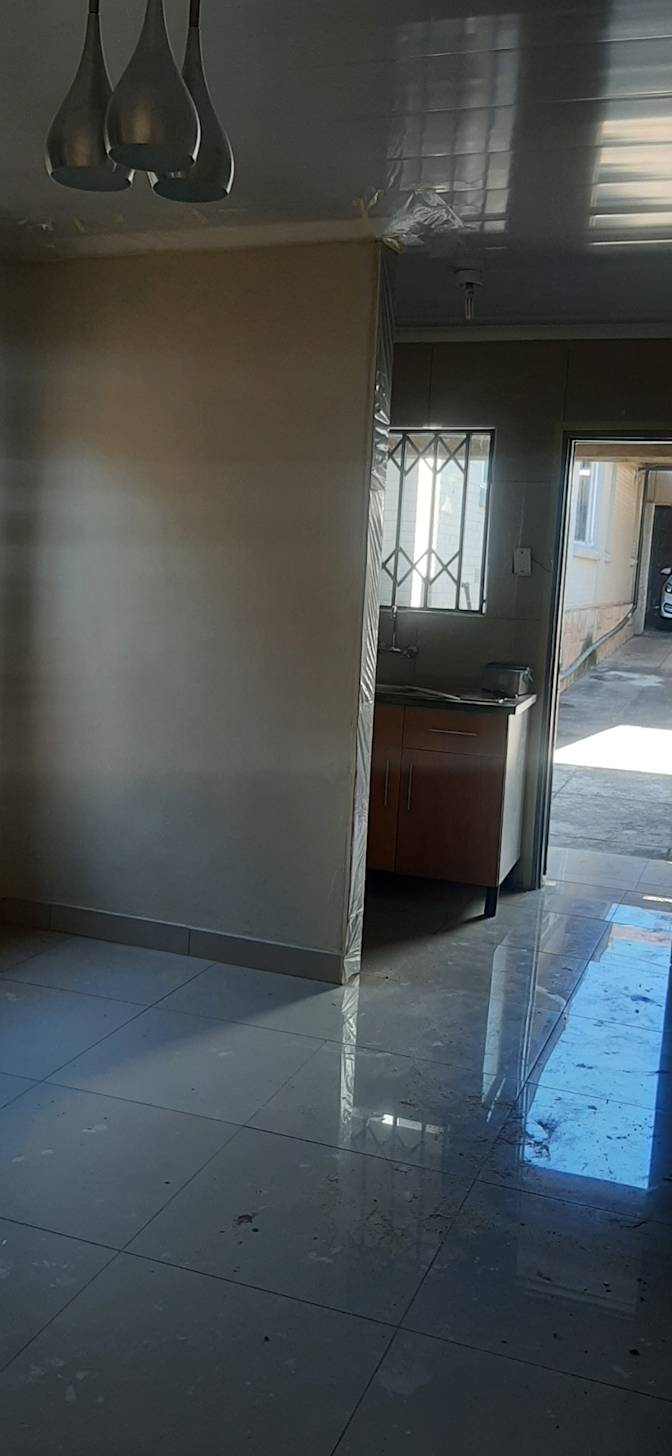 Enhle's room