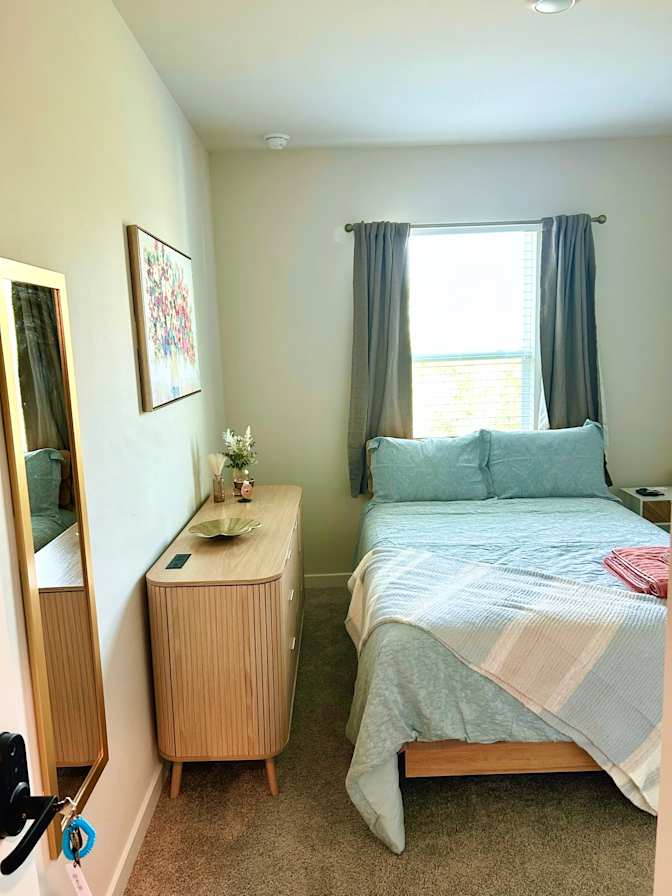 Alexander Howard's room
