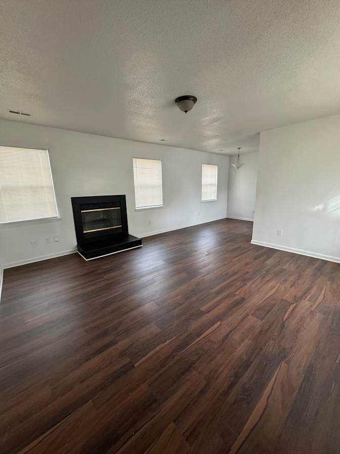Alcove Rooms's room