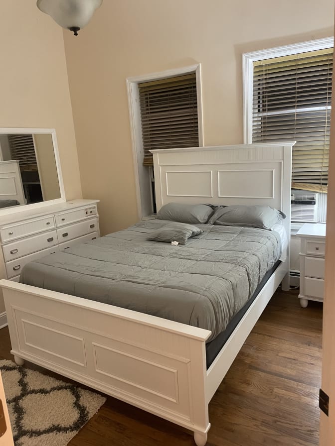 Mghanim's room