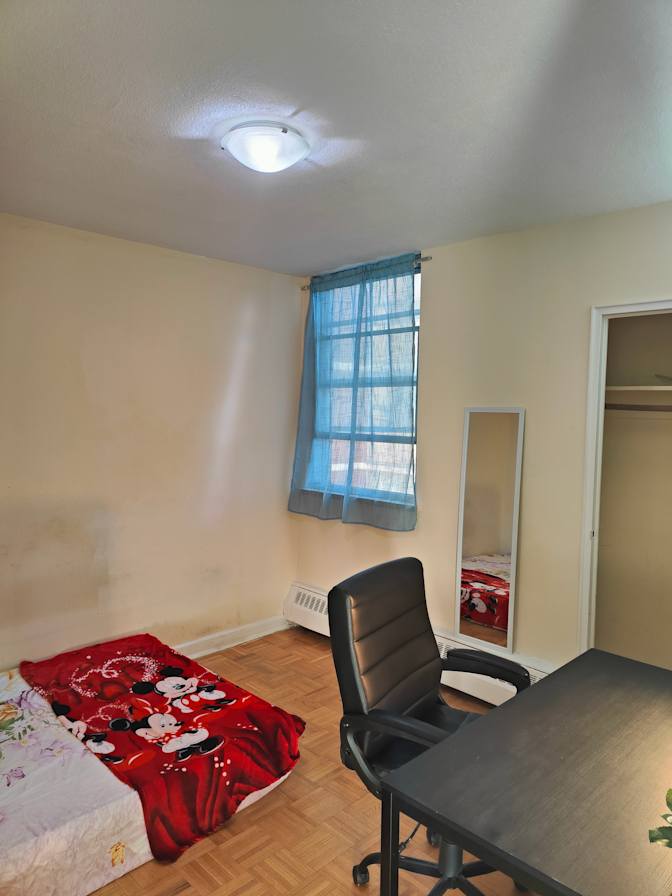 Akshay's room