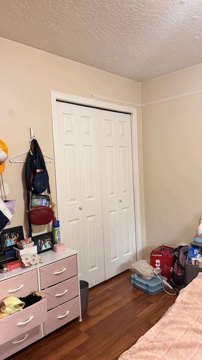 Jasleen Sra's room