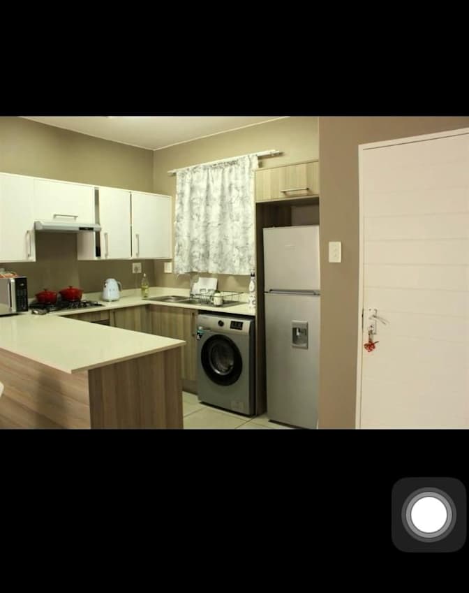 Dee's room
