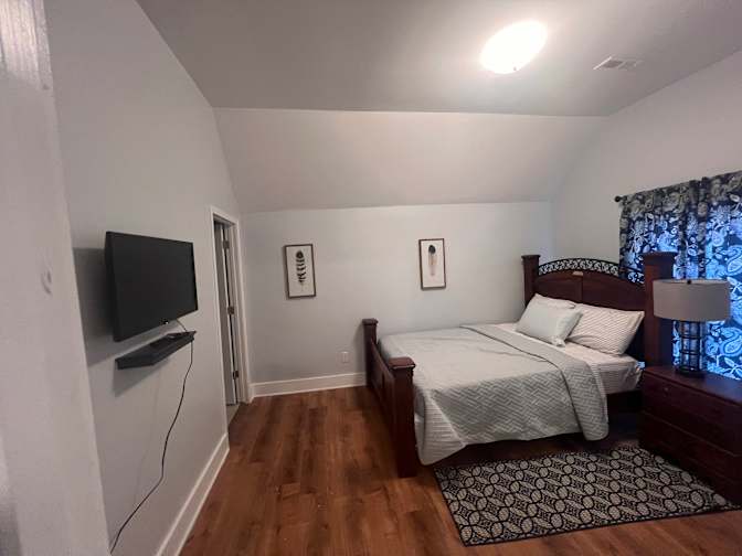 Alcove Rooms's room