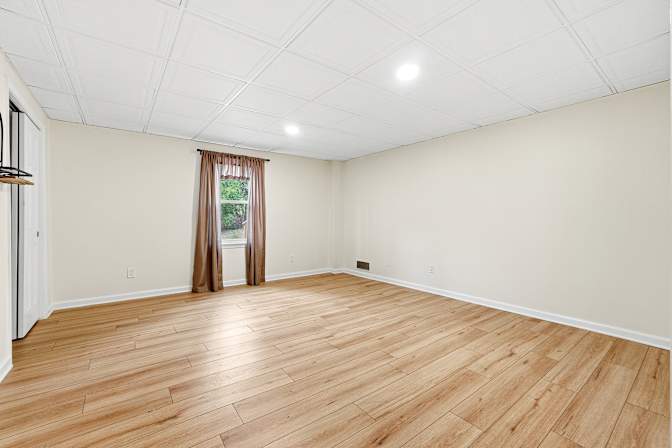 Alcove Rooms's room
