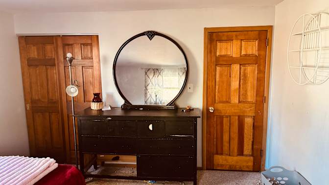 Violette's room