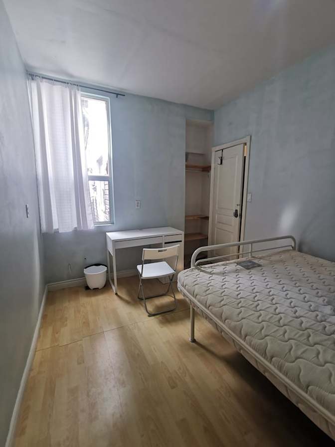 Lolo's room