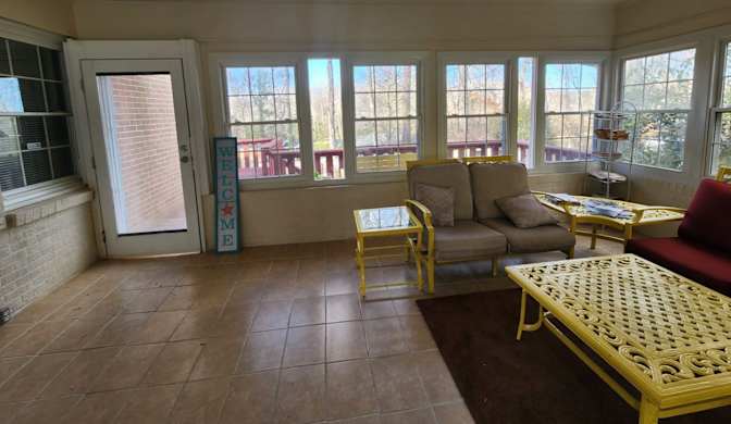 Alcove Rooms's room