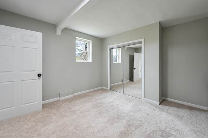 lifedoorrentals's room