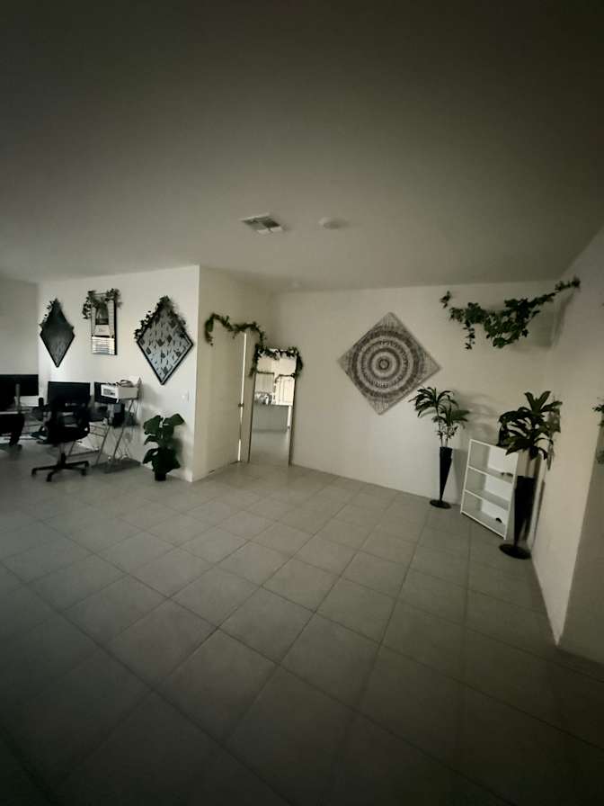 Cyntaya's room