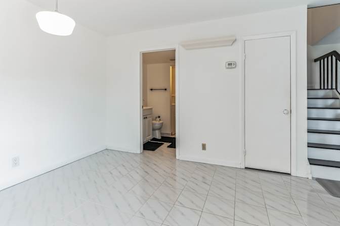 Elinio V.'s room
