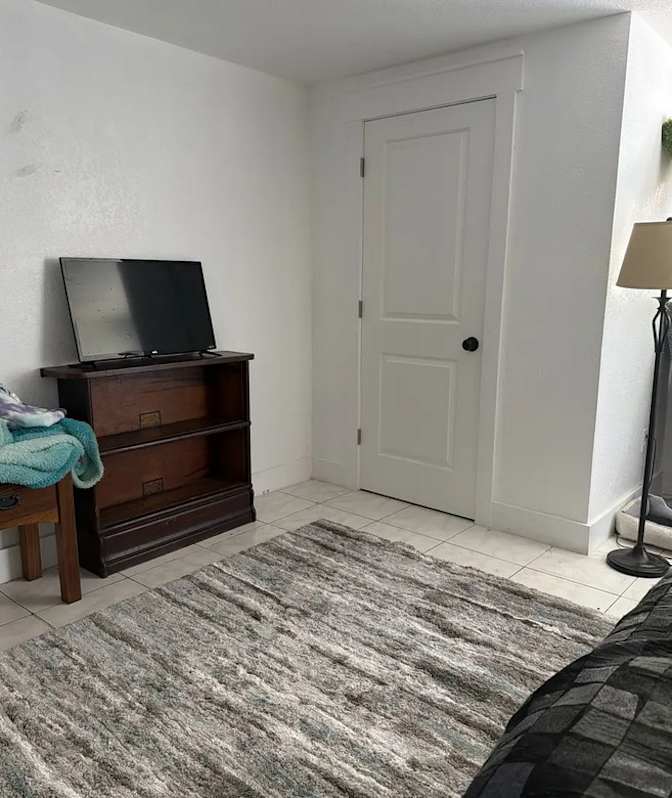 Gardella's room