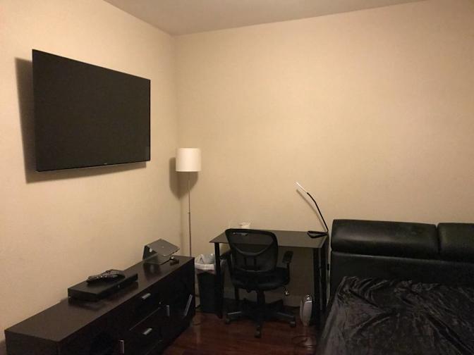 tom's room