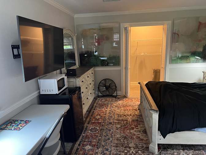 Daniel J Bradley's room