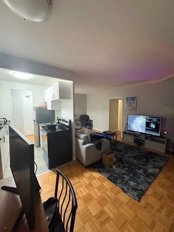 Ola's room