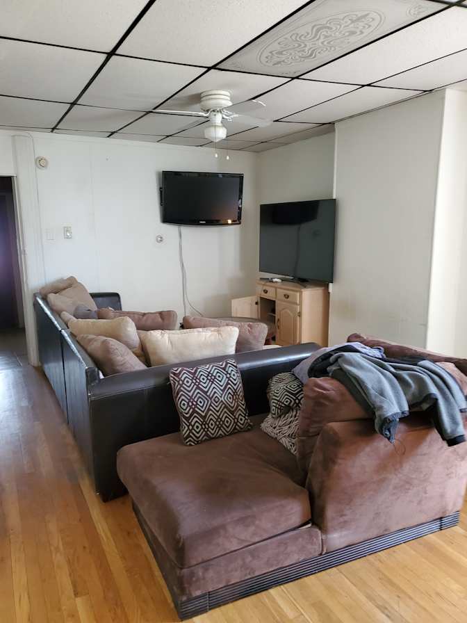 Chris 's room