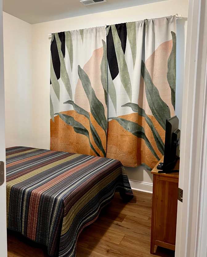 Alcove Rooms's room