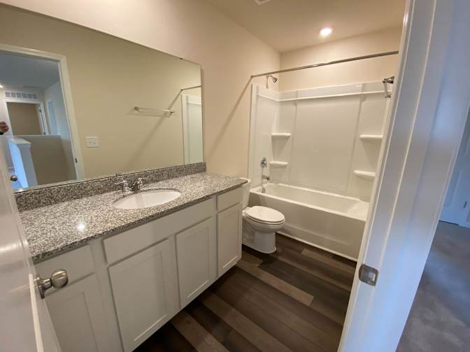 Alcove Rooms's room