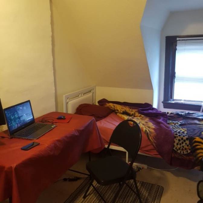 HIN's room