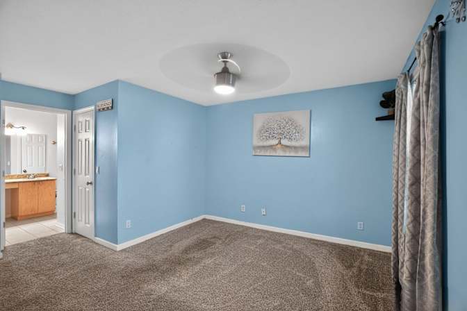 Alcove Rooms's room