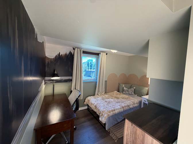 KC Cassily's room