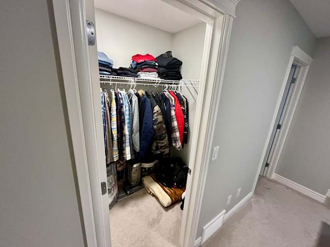 Yuvi Edmonton's room