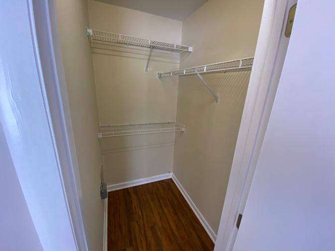 Alcove Rooms's room