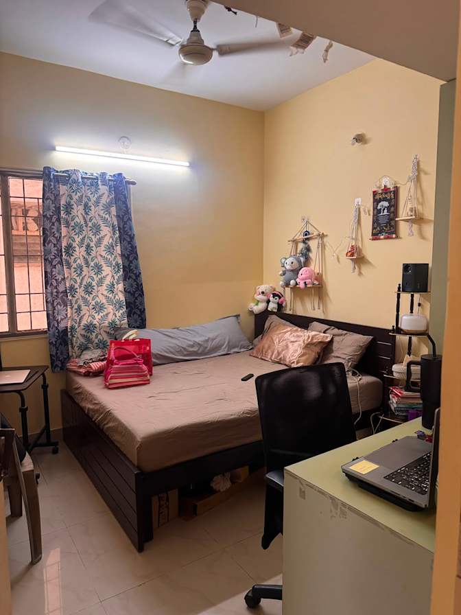 b's room
