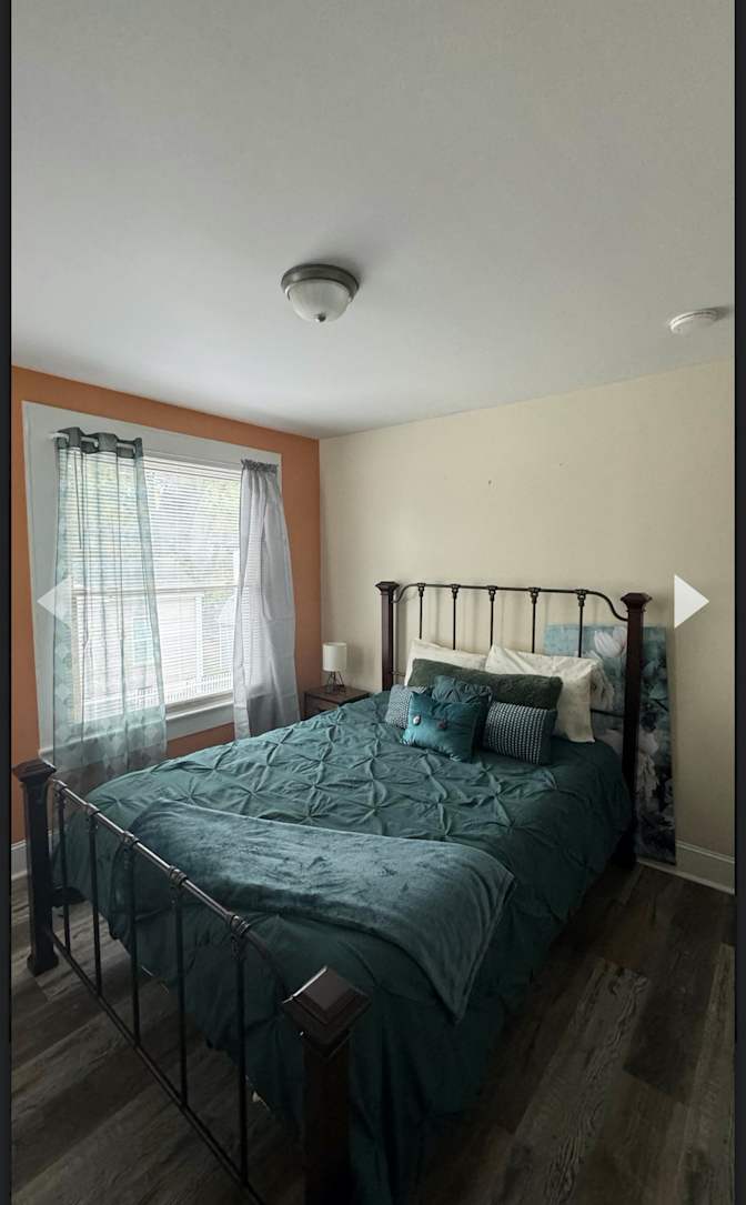 Alcove Rooms's room