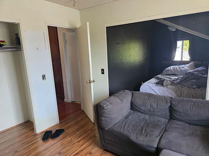 J J's room