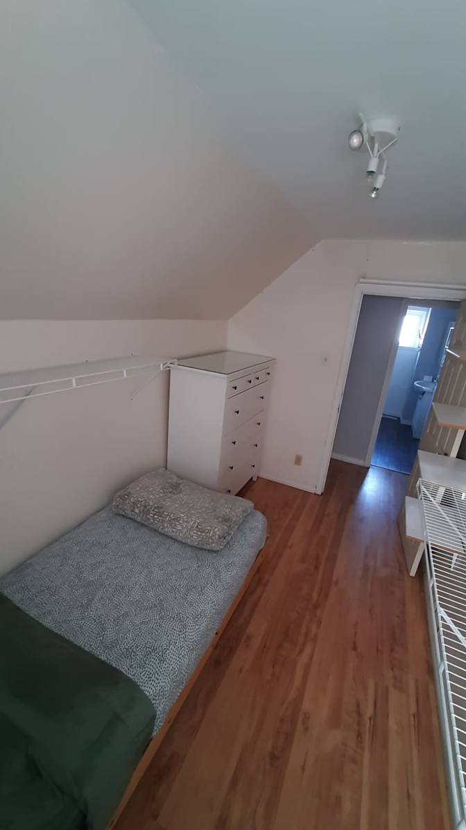Caroline's room