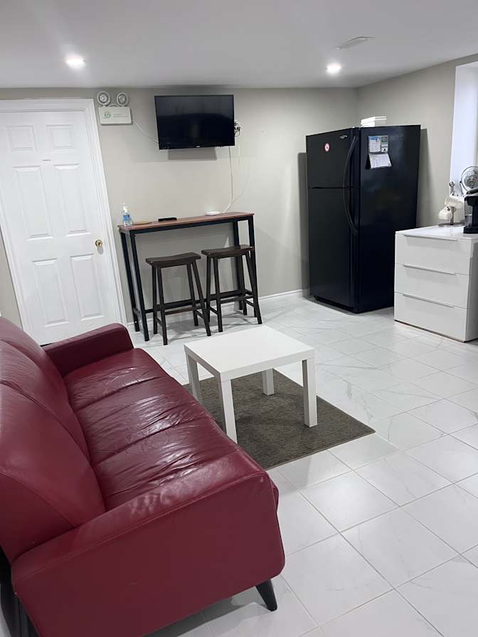 Ali Ghanadian's room