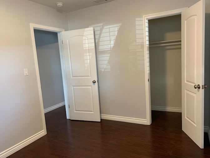 Larry Tsai's room