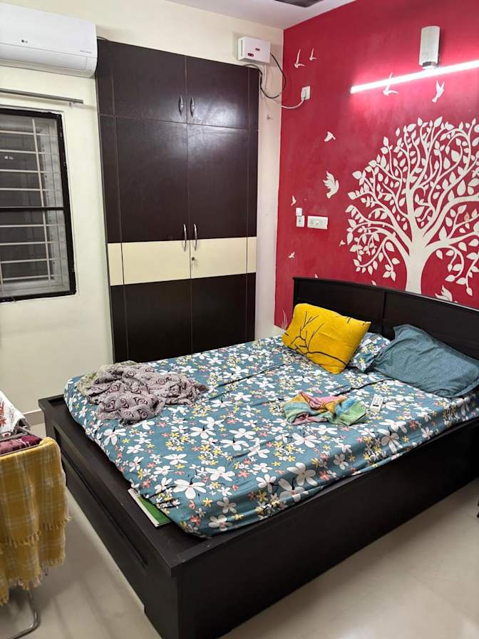 Oviya's room