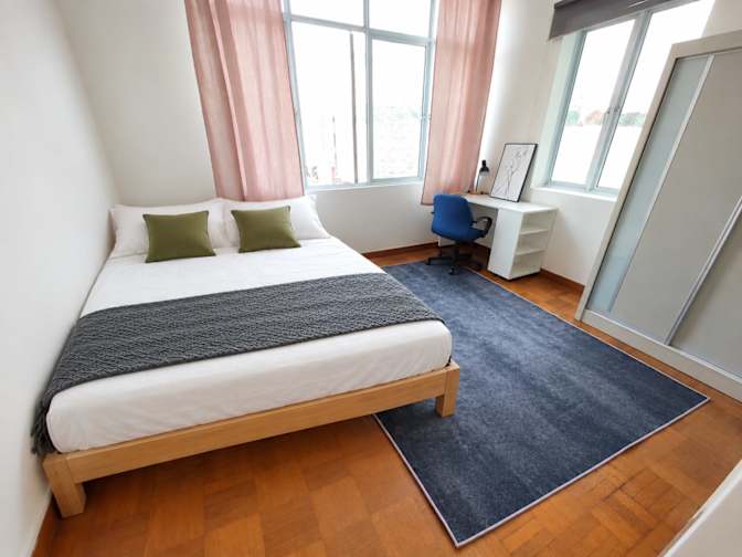 leong tie's room