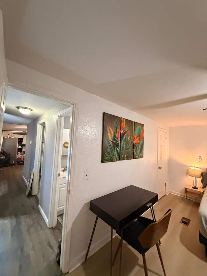 Iveth hdez's room