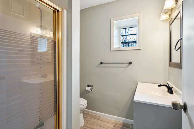 lifedoorrentals's room
