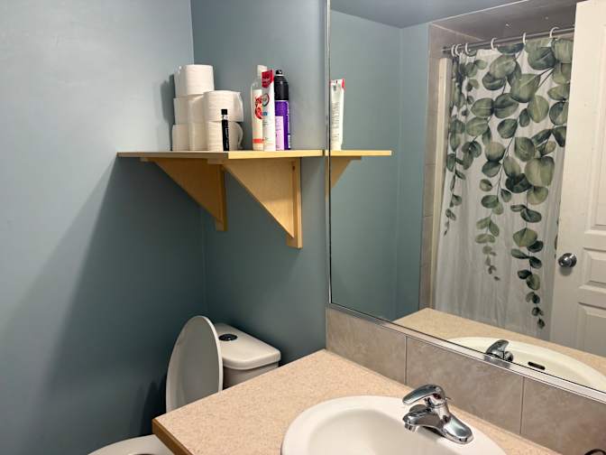 Kaitlyn's room
