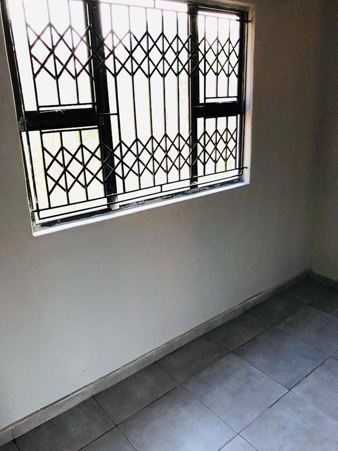 Lee's room